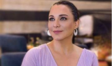 بعد تداول صور لها برفقة ماهر الأسد في موسكو إليكم أول تعليق لسلاف فواخرجي!