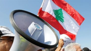 موظفو الإدارة العامة يلوحون بالتصعيد موظفو الإدارة العامة يلوحون بالتصعيد