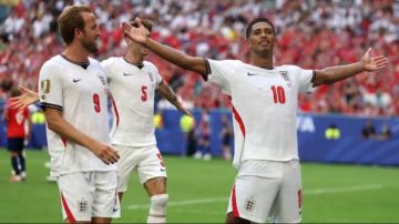 منتخب انكلترا يبلغ نصف نهائي المونديال بعد فوزه على النرويج بنتيجة 2-1 منتخب انكلترا يبلغ نصف نهائي المونديال بعد فوزه على النرويج بنتيجة 2-1