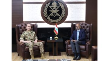 العماد هيكل استقبل أرنو وريزا أشاد بأداء الجيش العماد هيكل استقبل أرنو وريزا أشاد بأداء الجيش