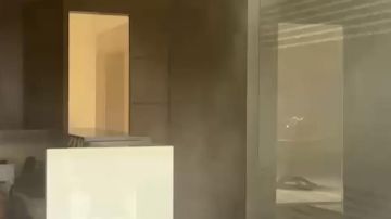 بالفيديو: حريق في مبنى بالفيديو: حريق في مبنى