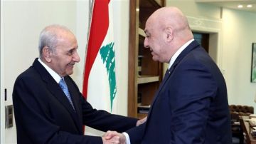 الرئيس عون للرئيس بري: اشتقنالك... الرئيس عون للرئيس بري: اشتقنالك...