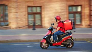 يستدرج عاملي الـDelivery ويحتال عليهم يستدرج عاملي الـDelivery ويحتال عليهم