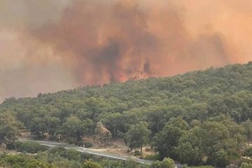 عمليات مستمرة للسيطرة على حريق غابات كبير في شمال شرق إسبانيا عمليات مستمرة للسيطرة على حريق غابات كبير في شمال شرق إسبانيا