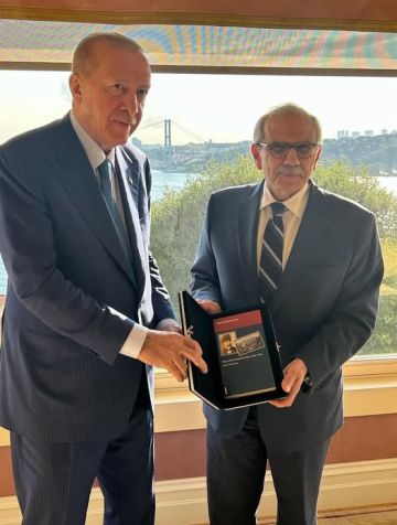 ماذا أهدى أردوغان نواف سلام؟ ماذا أهدى أردوغان نواف سلام؟