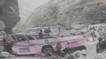 باكستان: 40 قتيلا و8 جرحى في سقوط حافلة ركاب داخل واد بإقليم بلوشستان