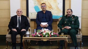 وزير الدفاع في إيران... واستغراب أميركي وزير الدفاع في إيران... واستغراب أميركي