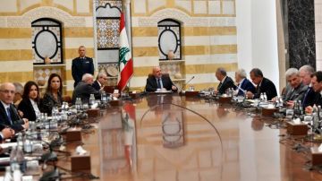 مشاريع الحكومة بين الإصلاح والسلاح مشاريع الحكومة بين الإصلاح والسلاح