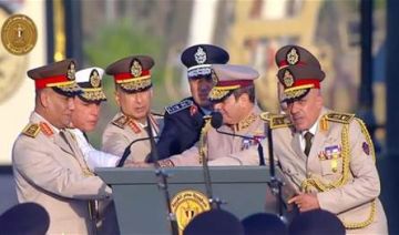 ارتدى الزي العسكري.. السيسي يفتتح الأوكتاغون ارتدى الزي العسكري.. السيسي يفتتح الأوكتاغون
