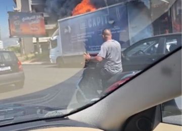 اشتعال شاحنة في منطقة الكارانتينا اشتعال شاحنة في منطقة الكارانتينا