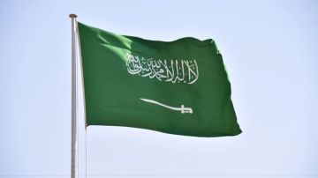 السعودية: تعرض سفينة للاستهداف في البحر الأحمر السعودية: تعرض سفينة للاستهداف في البحر الأحمر