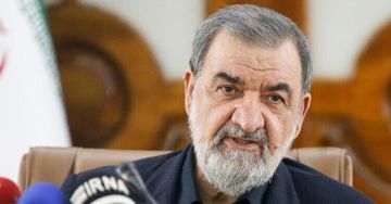 رضائي: حضارتنا وشعبنا لا يقهران وكل ما علينا هو أن نكون يقظين تجاه القضايا الداخلية في إيران رضائي: حضارتنا وشعبنا لا يقهران وكل ما علينا هو أن نكون يقظين تجاه القضايا الداخلية في إيران
