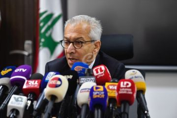 وزير الاقتصاد: لبنان وسوريا سيبدآن في الأشهر المقبلة مراجعة الاتفاقات التجارية وزير الاقتصاد: لبنان وسوريا سيبدآن في الأشهر المقبلة مراجعة الاتفاقات التجارية