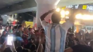 بالفيديو: فازت الأرجنتين... وغنوا لبري! بالفيديو: فازت الأرجنتين... وغنوا لبري!
