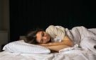 المغنيسيوم أم الزنك.. أي مكمل غذائي أفضل لنوم مريح؟