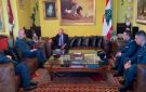 الرئيس لحود مستقبلا وفدا من الجيش: قيادته تستحق التهنئة لعدم انصياعها لأي إملاء داخلي أو خارجي
