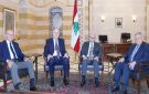 سلام بحث مع رؤساء الحكومات السابقين في الأوضاع