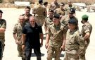 قائد الجيش يتفقد وحدات منتشرة في الجنوب ويقدم التعازي لذوي العسكريين الشهداء