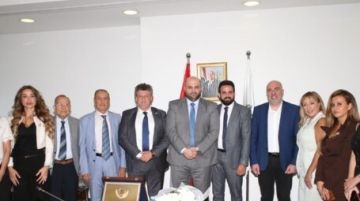 ناصر الدين: وزارة الصحة تعتمد مبدأ العدالة وعدم التمييز في تقديم الخدمات وتوزيع المساعدات ناصر الدين: وزارة الصحة تعتمد مبدأ العدالة وعدم التمييز في تقديم الخدمات وتوزيع المساعدات