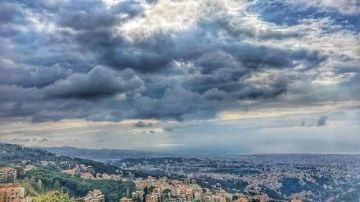 أمطار في عز آب.. وتحذير لرواد البحر! أمطار في عز آب.. وتحذير لرواد البحر!