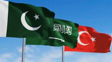 بن سلمان وإردوغان وشريف يوقعون اتفاقية دفاع مشترك في جدة اليوم بن سلمان وإردوغان وشريف يوقعون اتفاقية دفاع مشترك في جدة اليوم