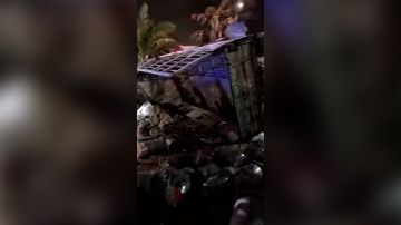 بالفيديو: حادث مروع... العشرات بين قتيل وجريح بالفيديو: حادث مروع... العشرات بين قتيل وجريح