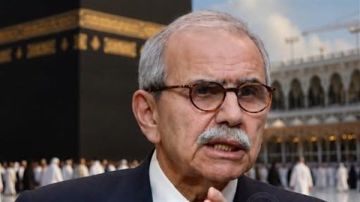عشية المولد النبوي.. سلام يعطي الضوء الأخضر لاستئناف رحلات العمرة البرية عشية المولد النبوي.. سلام يعطي الضوء الأخضر لاستئناف رحلات العمرة البرية