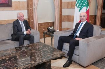 الحجار استقبل زعيتر ورئيسي بلديتي كترمايا وفنيدق واطلع من مرقباوي على أوضاع قطاع الصيدلة الحجار استقبل زعيتر ورئيسي بلديتي كترمايا وفنيدق واطلع من مرقباوي على أوضاع قطاع الصيدلة