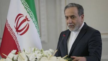 عراقجي: جرائم العدو لن تنسى والدماء المسفوكة ظلما لن تكون موضع تنازل عراقجي: جرائم العدو لن تنسى والدماء المسفوكة ظلما لن تكون موضع تنازل