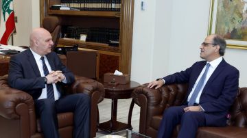 الرئيس عون عرض مع أزعور للتطورات الاقتصادية الرئيس عون عرض مع أزعور للتطورات الاقتصادية