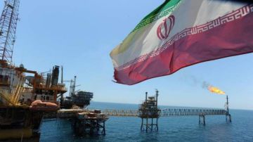 الحوثيون يغيرون مسار 6 ناقلات سعودية الحوثيون يغيرون مسار 6 ناقلات سعودية