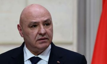 الرئيس عون عاد الى بيروت بعد زيارة الى ايطاليا الرئيس عون عاد الى بيروت بعد زيارة الى ايطاليا