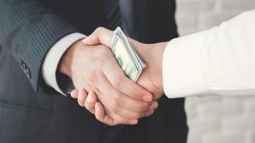 هل تصل رياح مكافحة الفساد العراقية الى لبنان؟ هل تصل رياح مكافحة الفساد العراقية الى لبنان؟