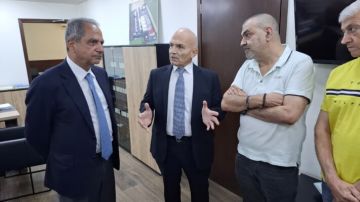 الصدي زار مؤسسة مياه بيروت وجبل لبنان وتبلغ بتسديد كل مستحقات الكهرباء وتبلغ 15.5 مليون دولار الصدي زار مؤسسة مياه بيروت وجبل لبنان وتبلغ بتسديد كل مستحقات الكهرباء وتبلغ 15.5 مليون دولار