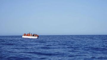 فقدان ما لا يقل عن 13 تونسيا بعد غرق مركب مهاجرين قبالة سواحل بلادهم فقدان ما لا يقل عن 13 تونسيا بعد غرق مركب مهاجرين قبالة سواحل بلادهم