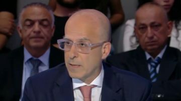 مكي: الوفاء للضحايا يكون ببناء دولة تحمي أبناءها مكي: الوفاء للضحايا يكون ببناء دولة تحمي أبناءها
