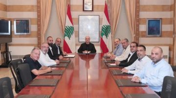 الحجار يبحث مع رئيس بلدية النبطية التحتا أوضاع البلدة ومطالبها الإنمائية والخدماتية الحجار يبحث مع رئيس بلدية النبطية التحتا أوضاع البلدة ومطالبها الإنمائية والخدماتية