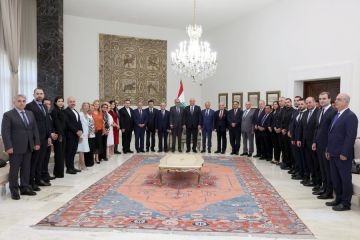 عون: لا خيار إلا التفاوض لتحرير الجنوب وإعادة الإعمار عون: لا خيار إلا التفاوض لتحرير الجنوب وإعادة الإعمار