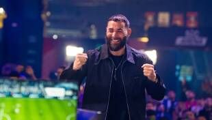 بنزيما يشيد بأجواء كأس العالم للرياضات الإلكترونية