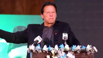 نقل عمران خان من السجن إلى مستشفى في إسلام آباد نقل عمران خان من السجن إلى مستشفى في إسلام آباد