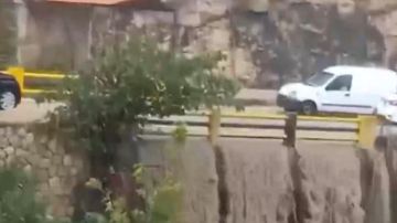 بالفيديو: أمطار آب تغرق أكروم