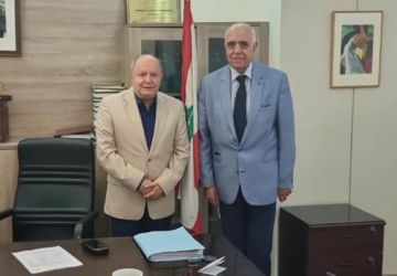 القصيفي زار الأسمر مهنئا وبحثا في تعديل اشتراكات الصحافيين والمصورين الطبية القصيفي زار الأسمر مهنئا وبحثا في تعديل اشتراكات الصحافيين والمصورين الطبية