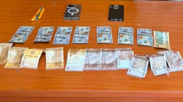 قوى الأمن: توقيف سوريين سرقا خزنة بداخلها 8 آلاف دولار من منزل في السعديات قوى الأمن: توقيف سوريين سرقا خزنة بداخلها 8 آلاف دولار من منزل في السعديات
