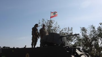 بعد الغارات... الجيش يباشر بفتح الطرقات! بعد الغارات... الجيش يباشر بفتح الطرقات!