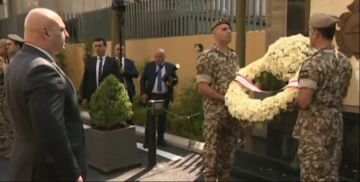 الرئيس عون وضع أكاليل الزهر على النصب التذكاري لشهداء الأمن العام في المتحف الرئيس عون وضع أكاليل الزهر على النصب التذكاري لشهداء الأمن العام في المتحف