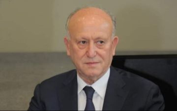 ريفي: إذا كان حزب الله يرفض تسليم تلة علي الطاهر للجيش ويشترط مكاسب مقابل ذلك فهذا ابتزاز للدولة ريفي: إذا كان حزب الله يرفض تسليم تلة علي الطاهر للجيش ويشترط مكاسب مقابل ذلك فهذا ابتزاز للدولة