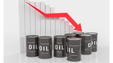 انخفاض أسعار النفط وسط آمال بالتوصل لاتفاق بين الولايات المتحدة وإيران انخفاض أسعار النفط وسط آمال بالتوصل لاتفاق بين الولايات المتحدة وإيران
