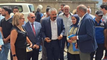 مفوض الأمم المتحدة للشؤون الإنسانية تفقد مستشفى تبنين الحكومي واطلع على الأضرار مفوض الأمم المتحدة للشؤون الإنسانية تفقد مستشفى تبنين الحكومي واطلع على الأضرار
