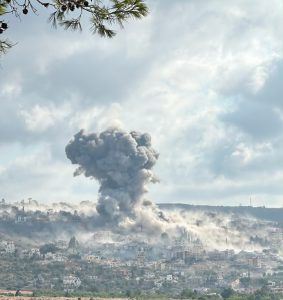 العدو ينفذ تفجيرات في بلدة المنصوري قضاء صور العدو ينفذ تفجيرات في بلدة المنصوري قضاء صور