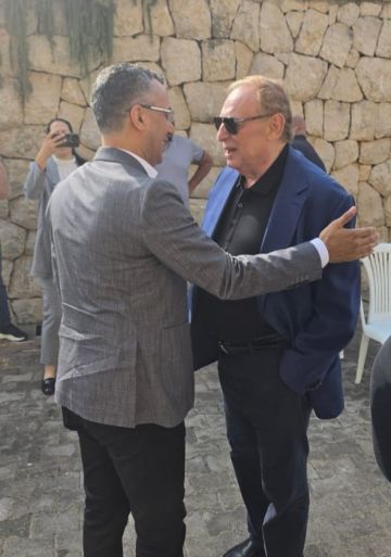 فريد البستاني يرافق وزير الزراعة نزار الهاني في جولة على بعض قرى الحرف في الشوف فريد البستاني يرافق وزير الزراعة نزار الهاني في جولة على بعض قرى الحرف في الشوف
